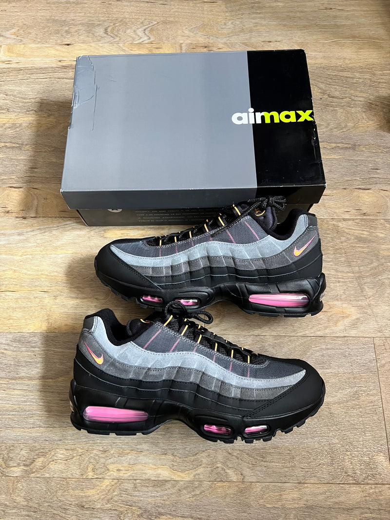 Nike Air Max 95 OG “Sundial/Playful Pink” ~ UK10