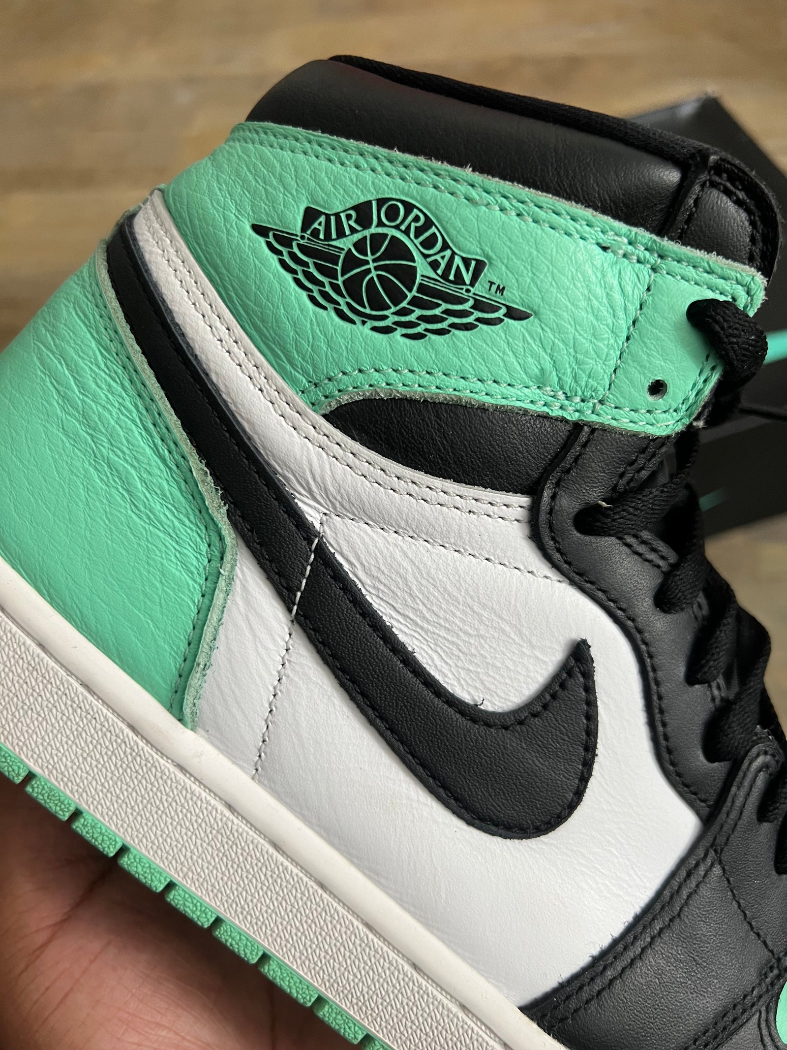 Air Jordan 1 High OG Retro “Green Glow” *Pre-Loved*