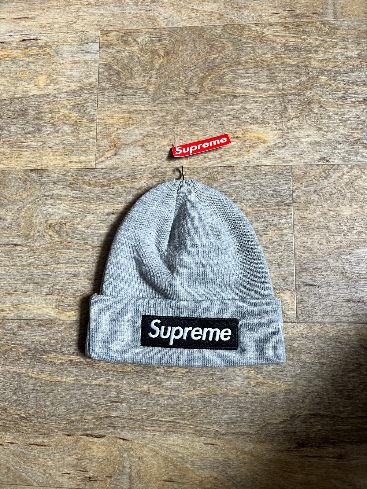 Supreme New Era Box Logo Beanie (Heather Grey) [FW22]