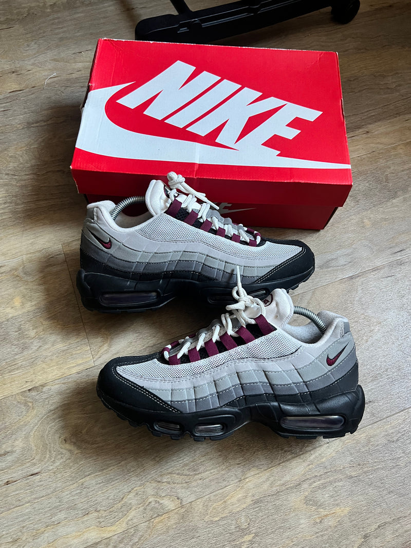 Nike Air Max 95 “Dark Beetroot” (2022)