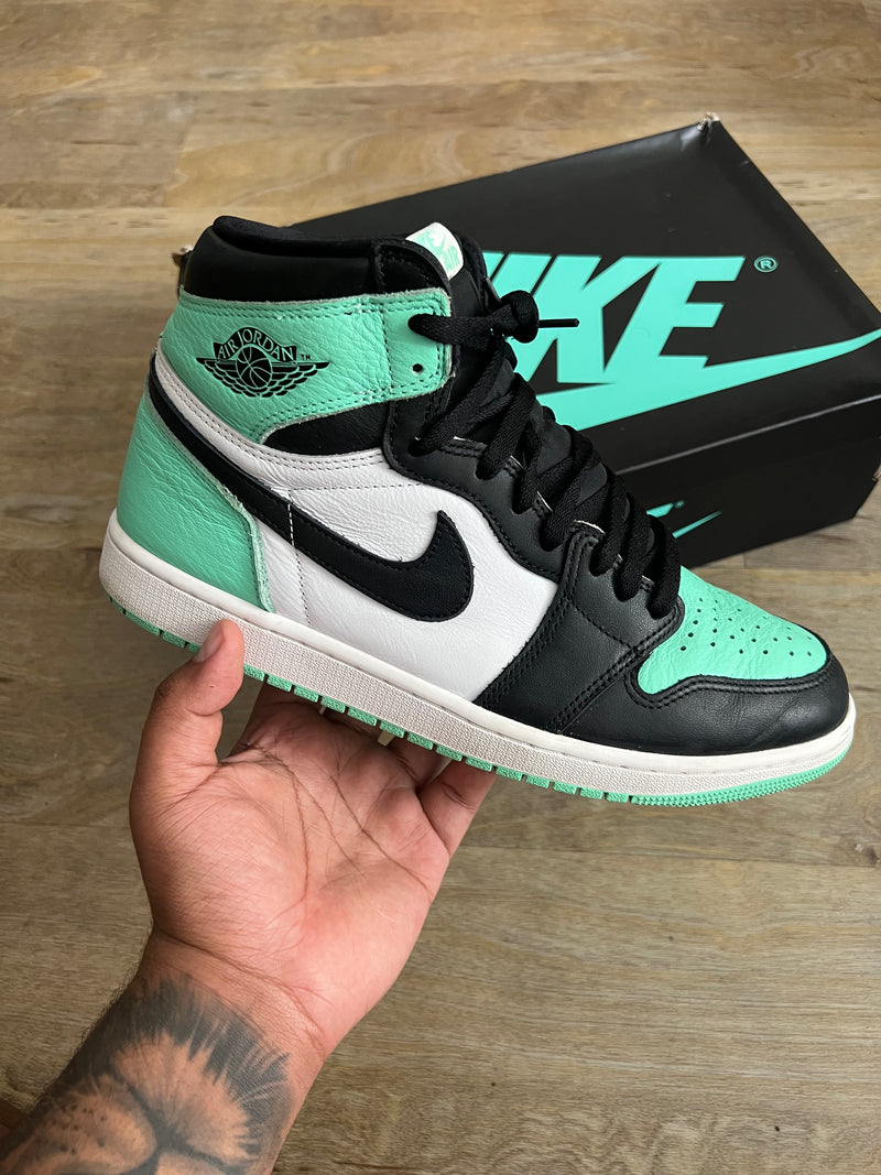 Air Jordan 1 High OG Retro “Green Glow” *Pre-Loved*