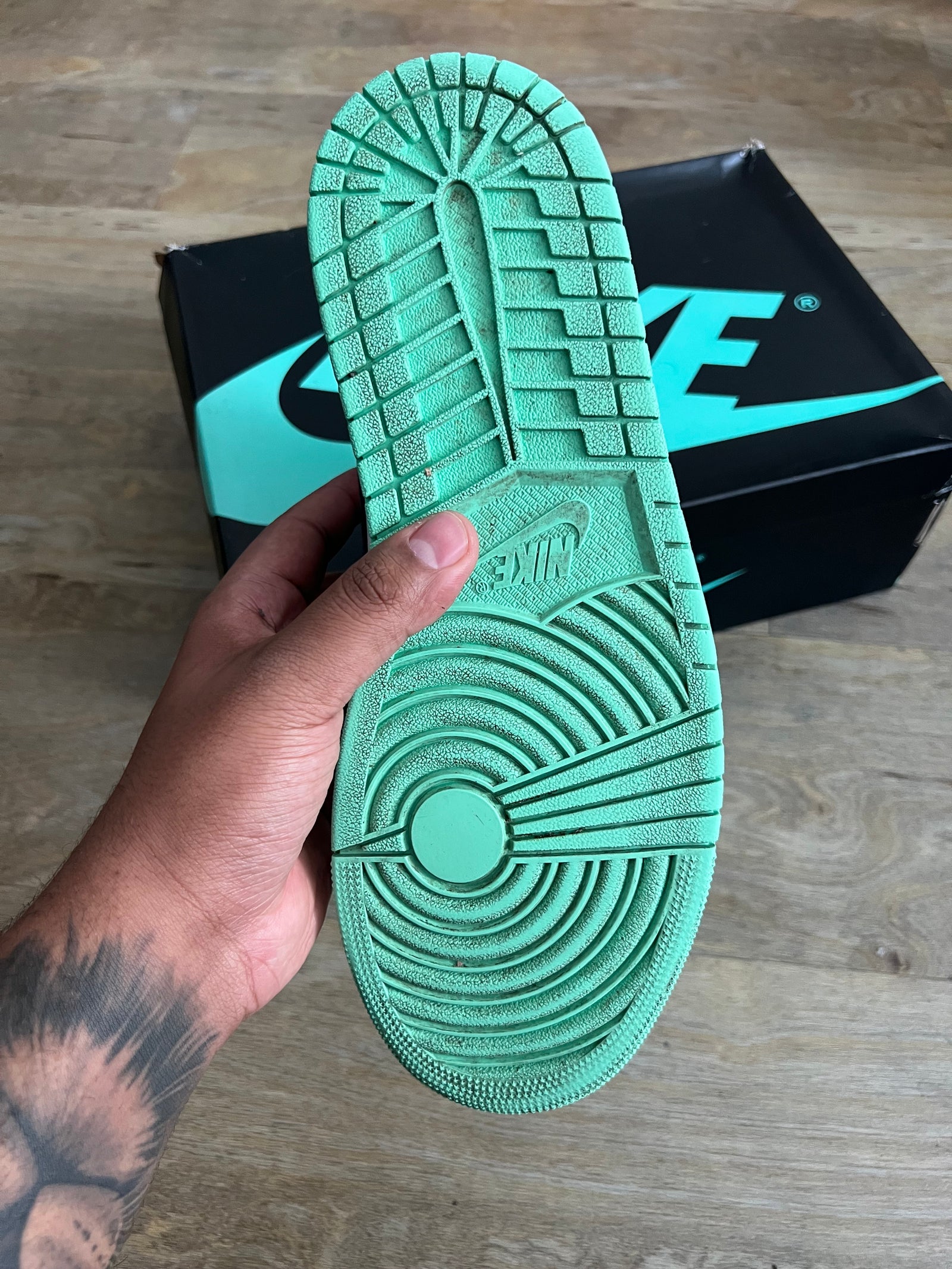Air Jordan 1 High OG Retro “Green Glow” *Pre-Loved*