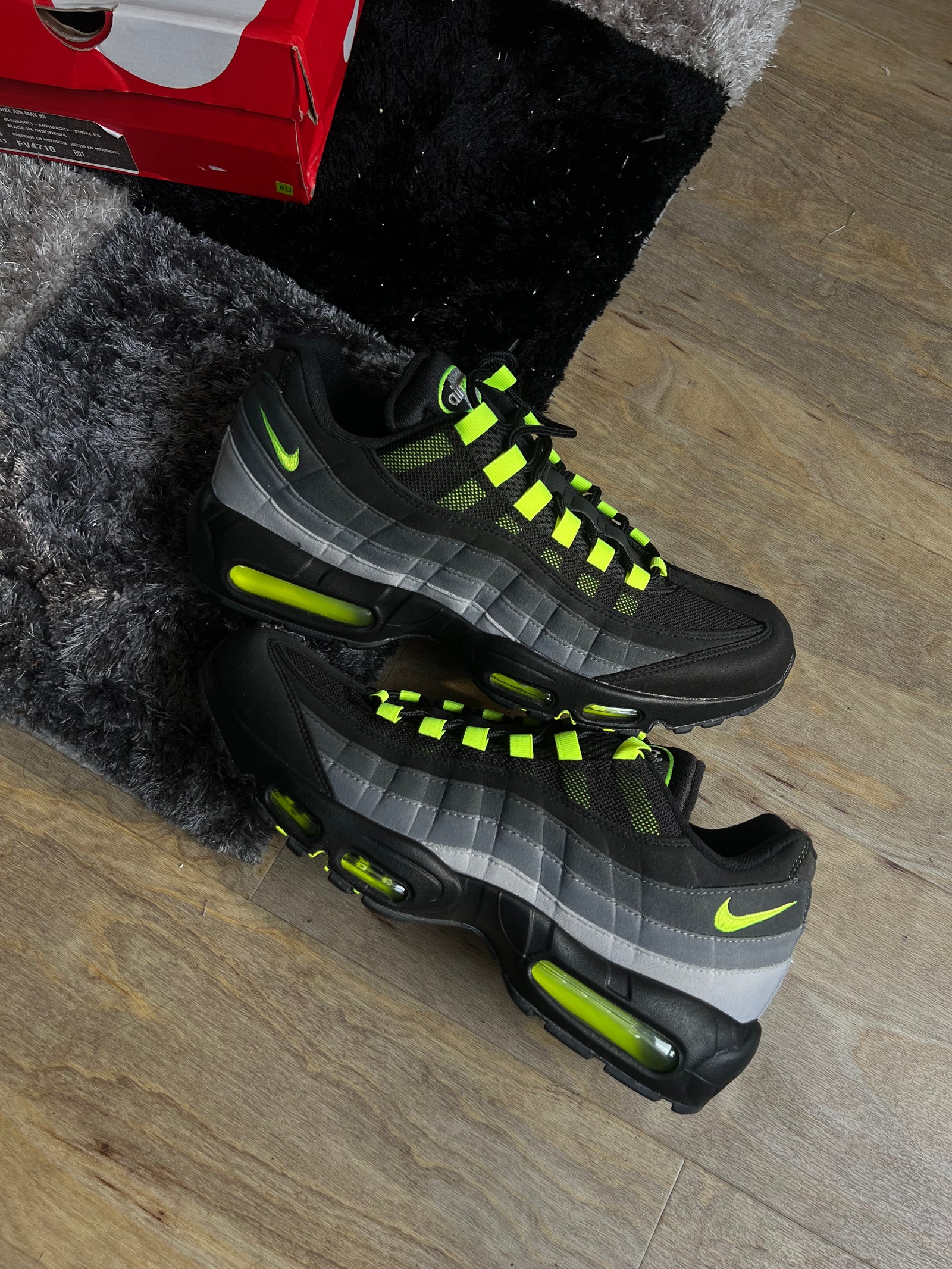 Nike Air Max 95 Reverse Neon