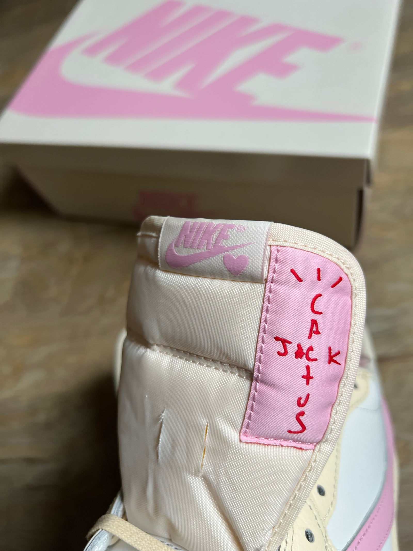 Travis Scott Jordan 1 Low OG SP “Shy Pink”