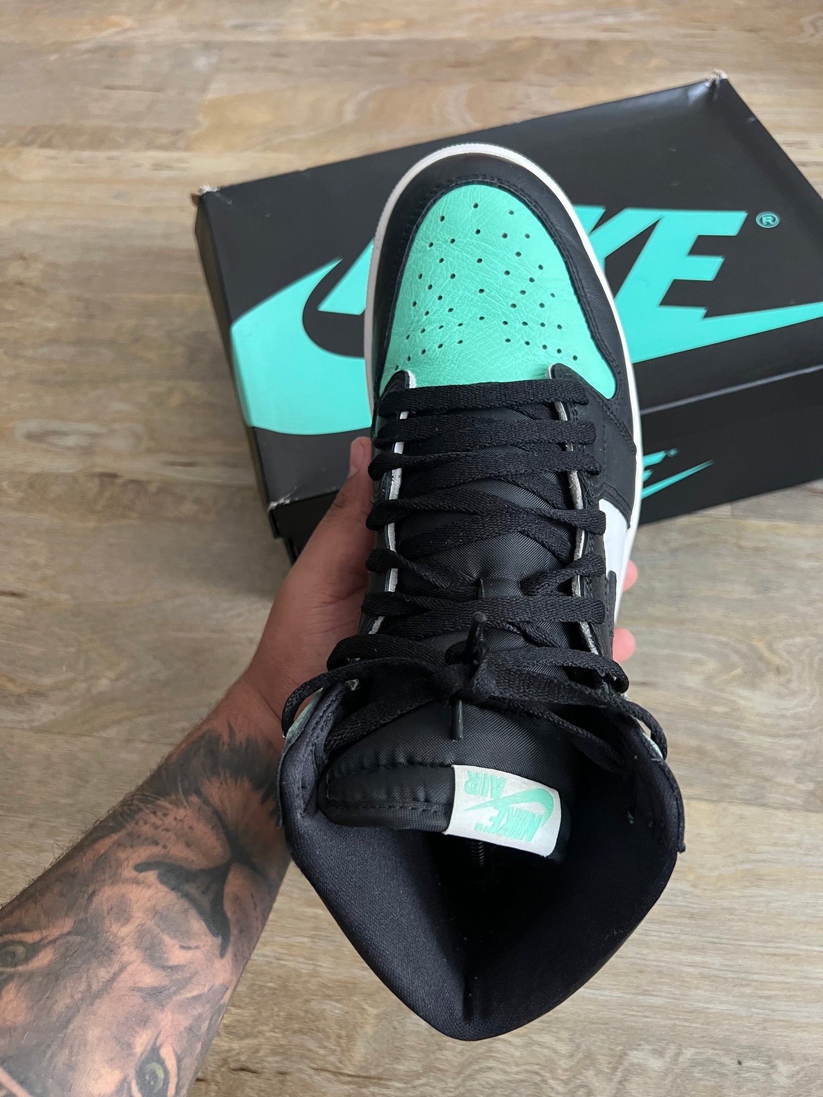 Air Jordan 1 High OG Retro “Green Glow” *Pre-Loved*