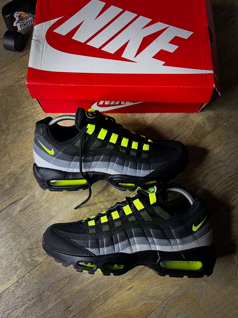 Nike Air Max 95 “Reverse Neon” ~ UK7.5