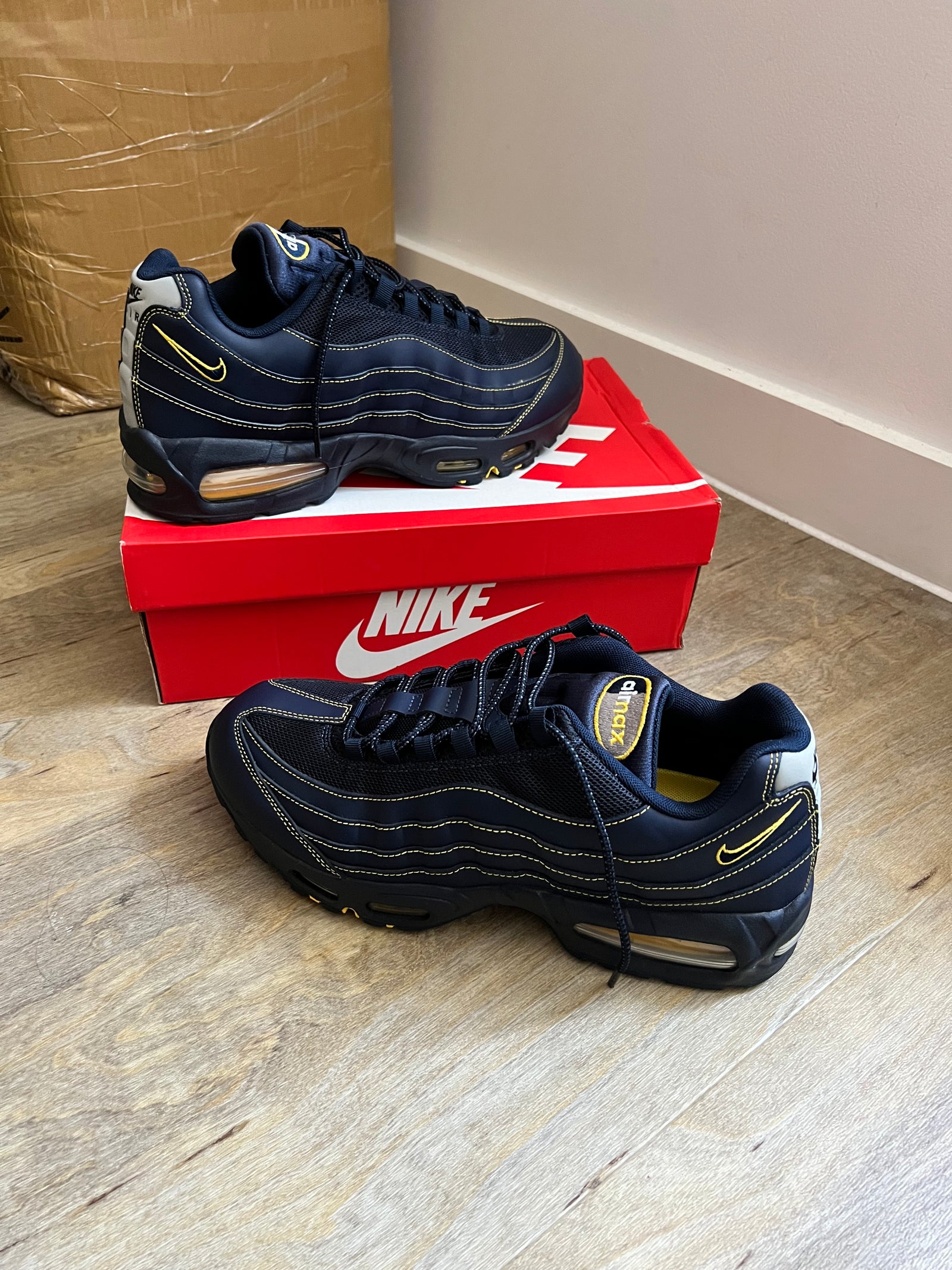 Nike Air Max 95 “Michigan” (Big Bubble) 2025