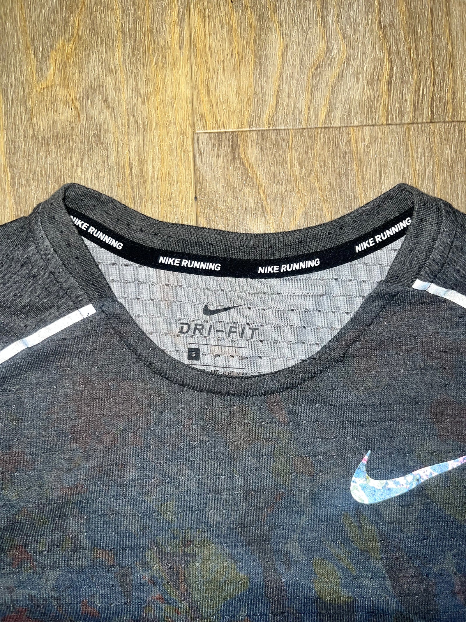 Nike Dri-FIT Floral Running T-Shirt *VERY RARE*