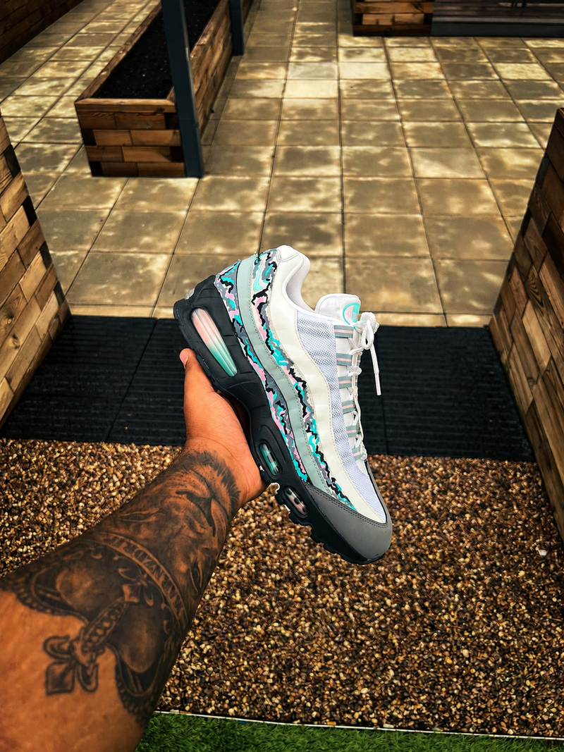 Nike Air Max 95 “Apple Pink” Arctic Rose Customs ~ UK11