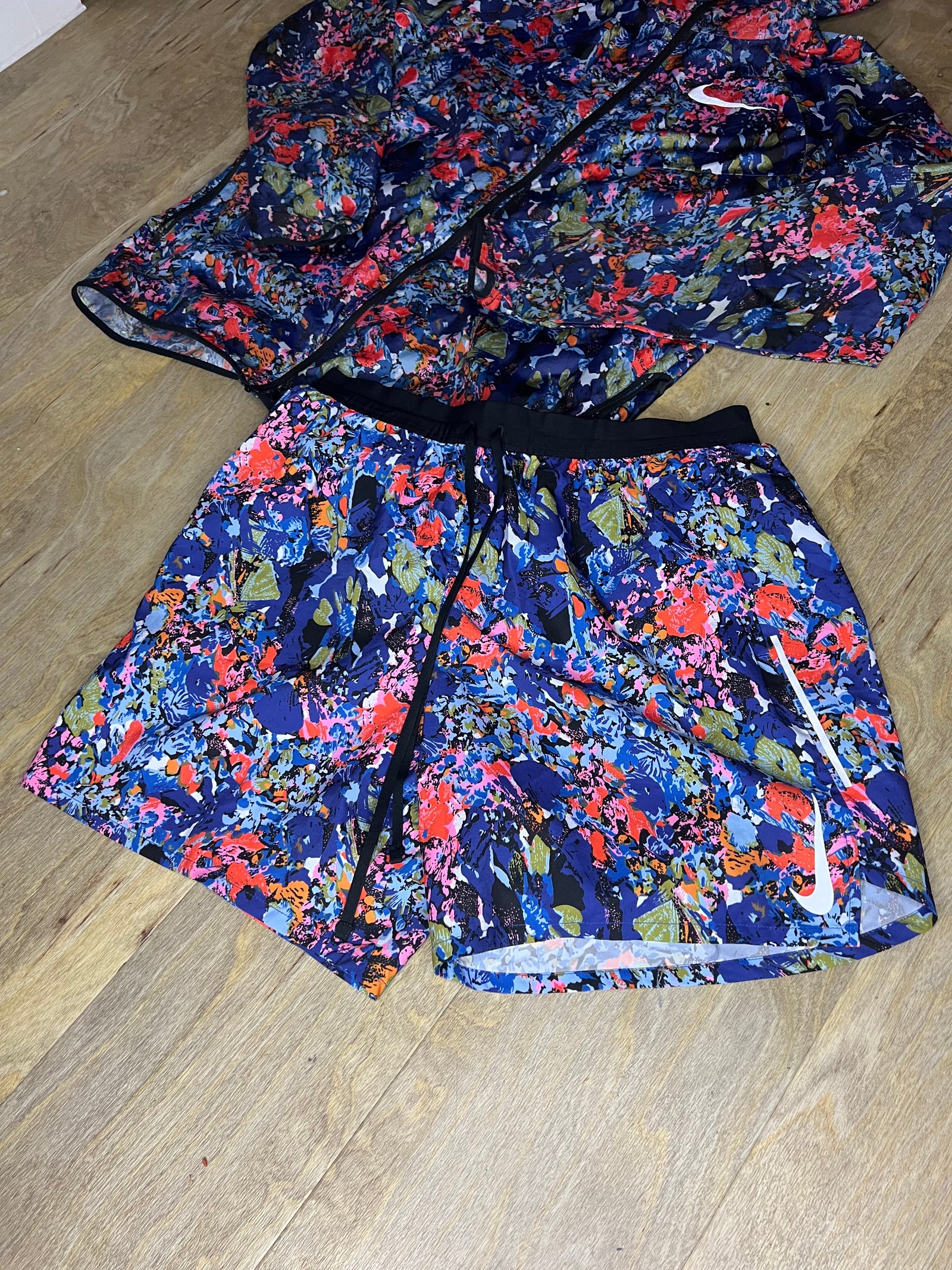 Nike Men’s Floral Miler Windbreaker & Shorts Set