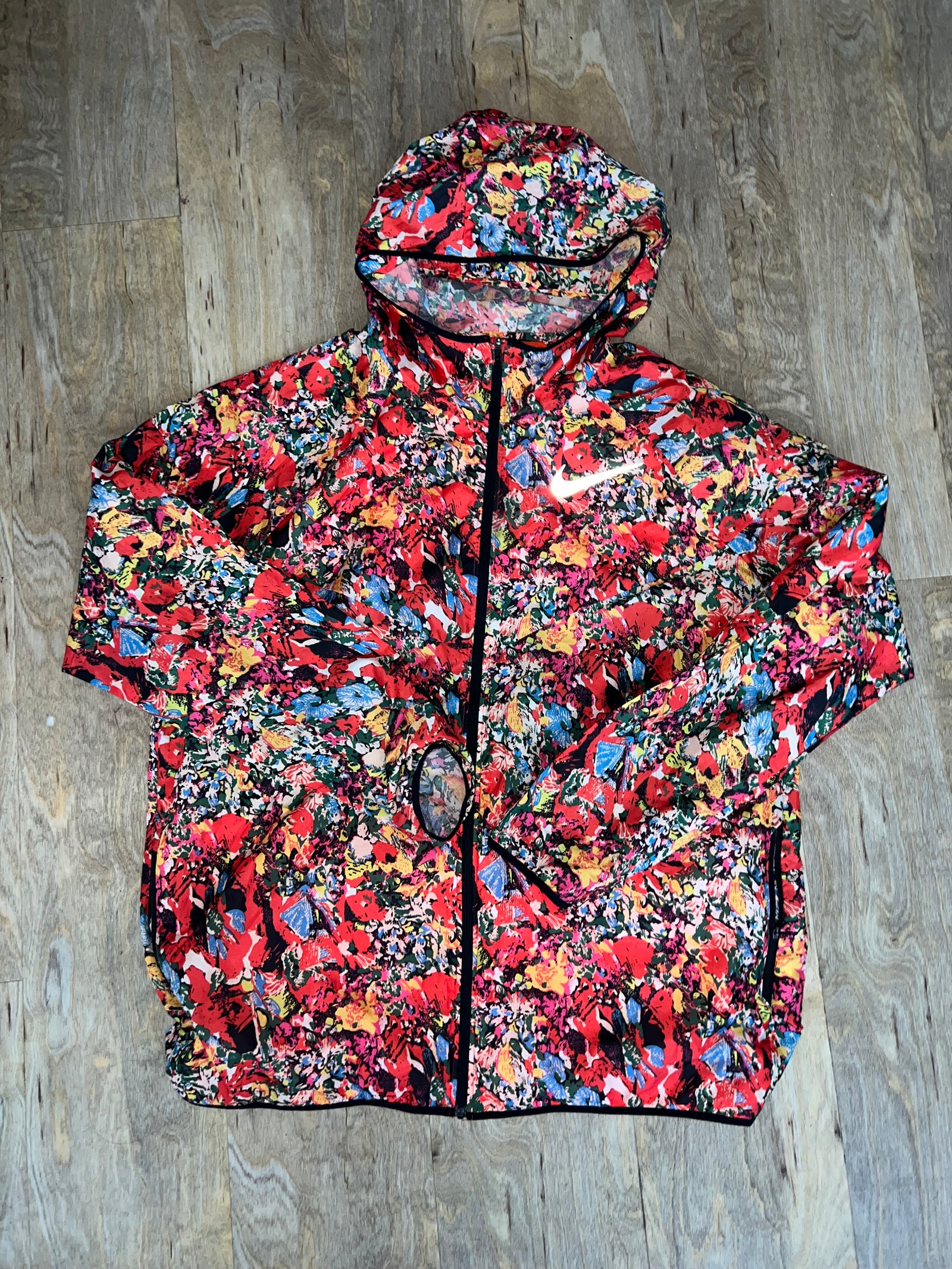 Nike Men’s Running Floral Windbreaker Jacket