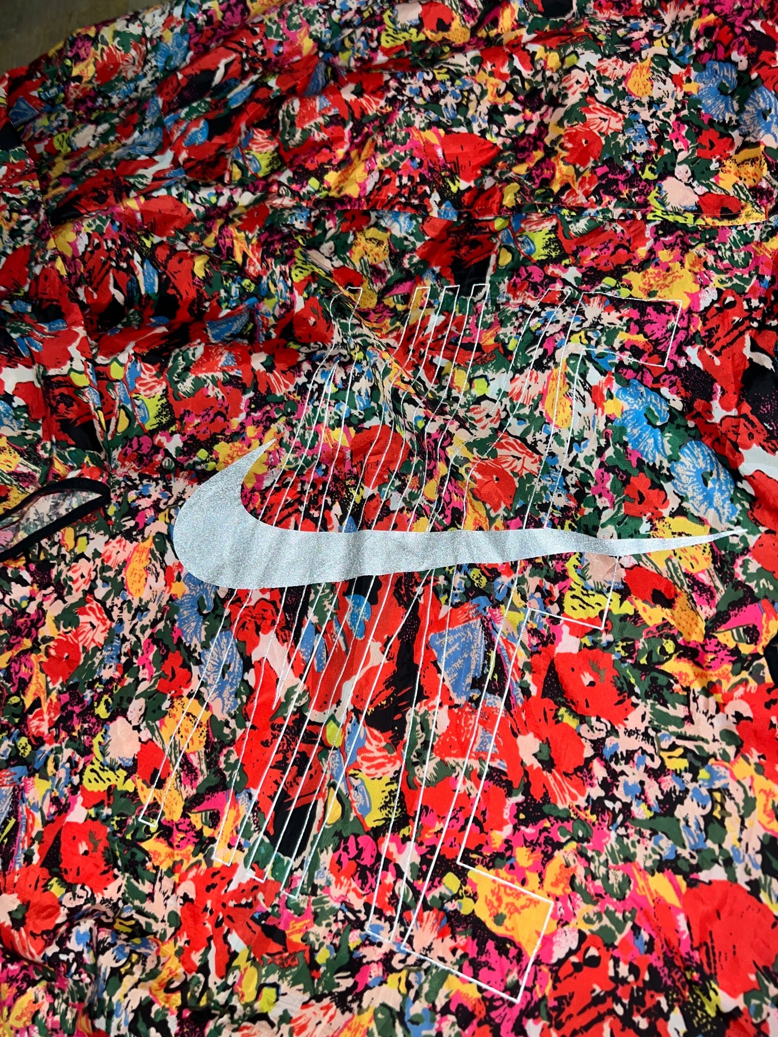 Nike Men’s Running Floral Windbreaker Jacket