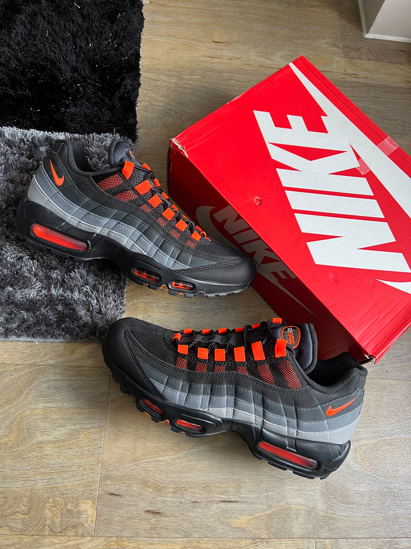 Nike Air Max 95 Black Hyper Crimson