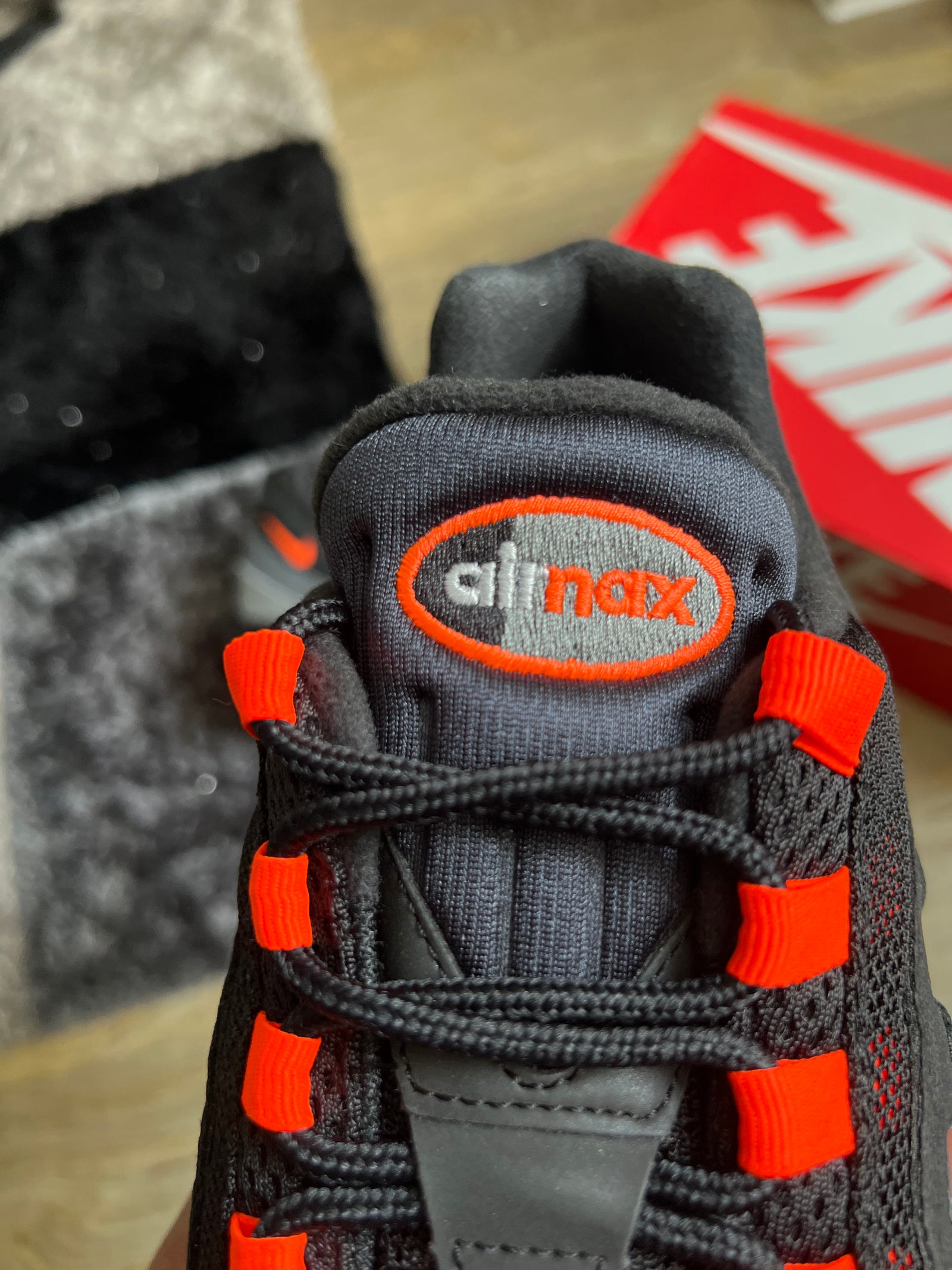 Nike Air Max 95 Black Hyper Crimson