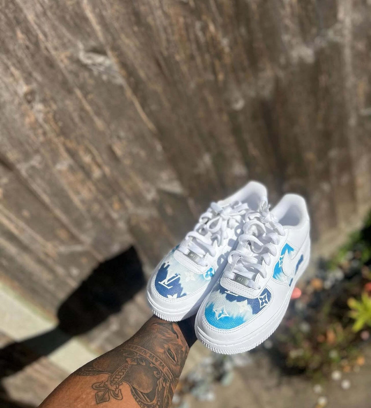 Nike Air Force 1 LV Monogram - Blue Fade