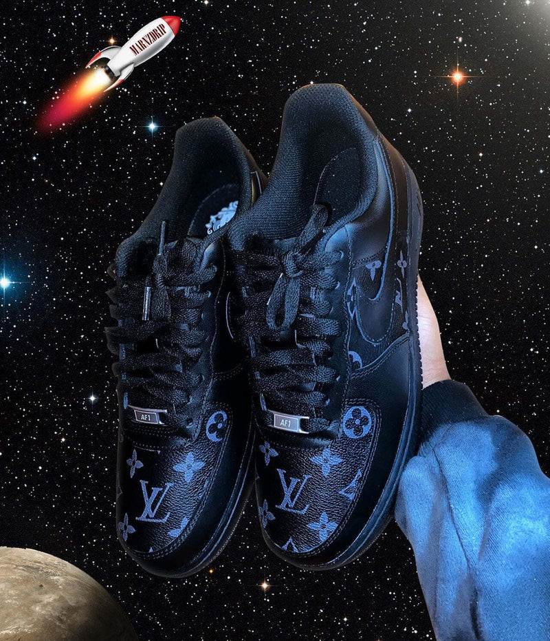 Nike Air Force 1 LV Monogram - Black
