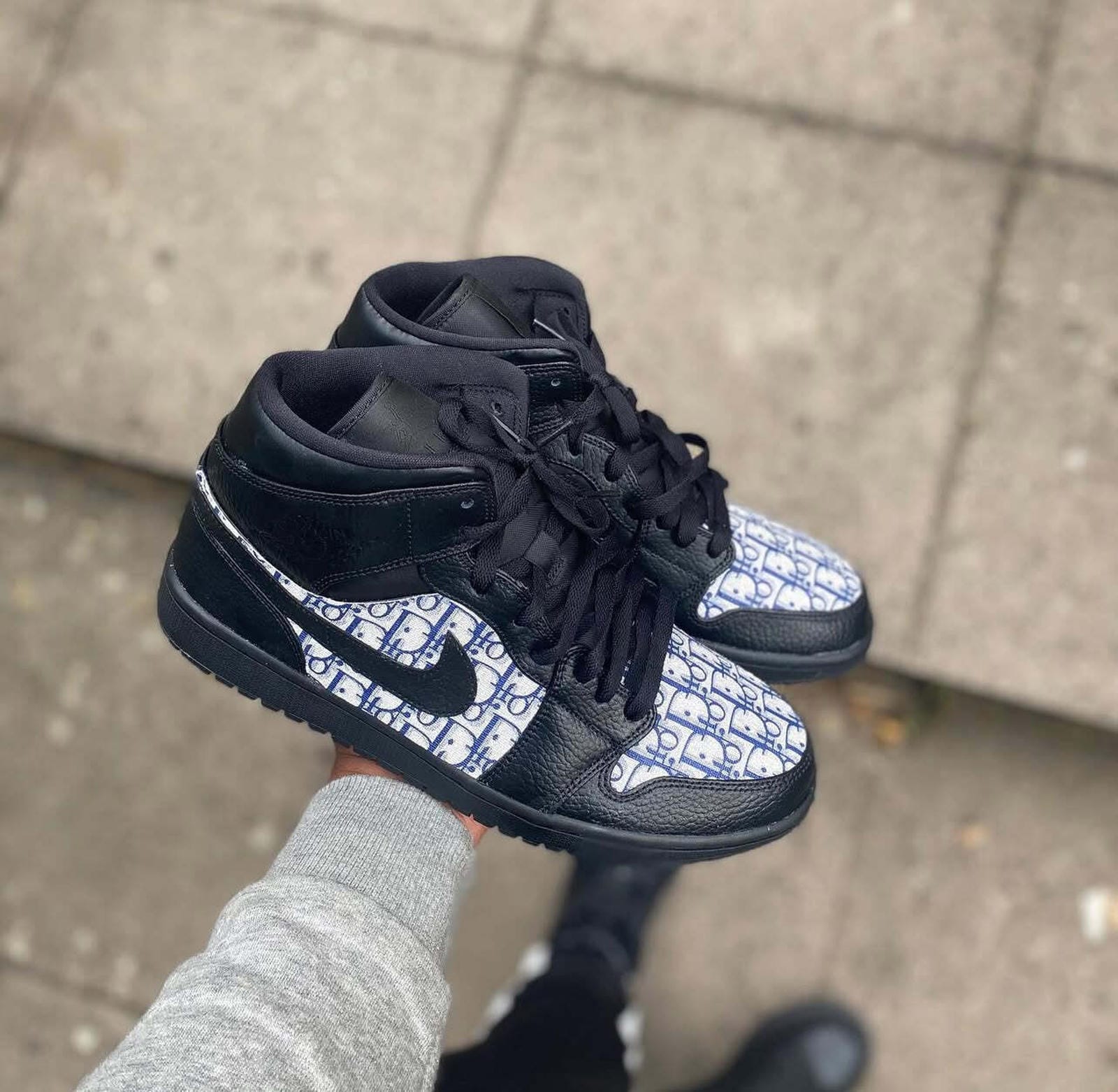 Jordan 1 Mid Dior - Navy/Cream