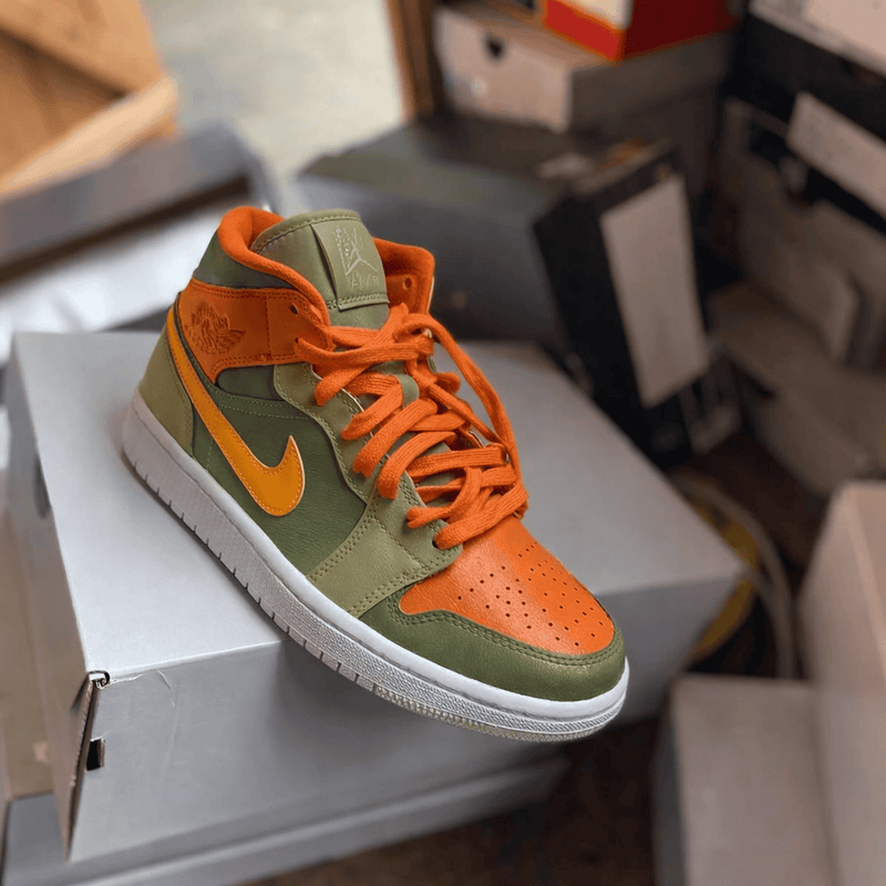 Jordan 1 Mid - Khaki Orange